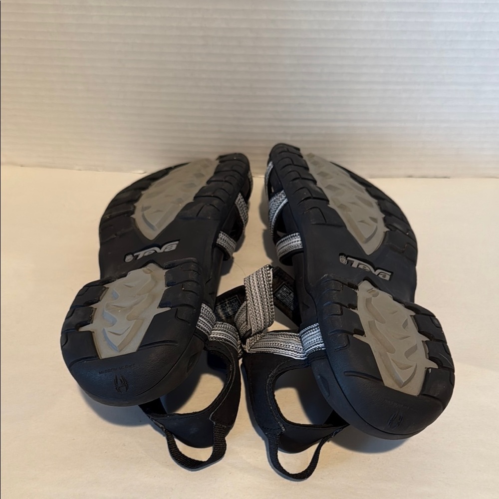 Teva Black and Gray-hiking Sandals. Size 11 - Picture 4 of 7